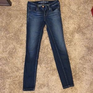 American Eagle skinny jegging